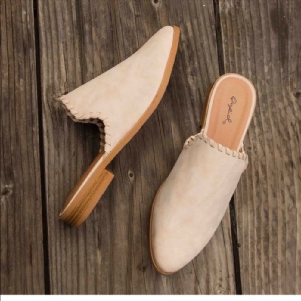 ❗️Sale❗️Light Tan Slip-On Mule - Picture 3 of 3